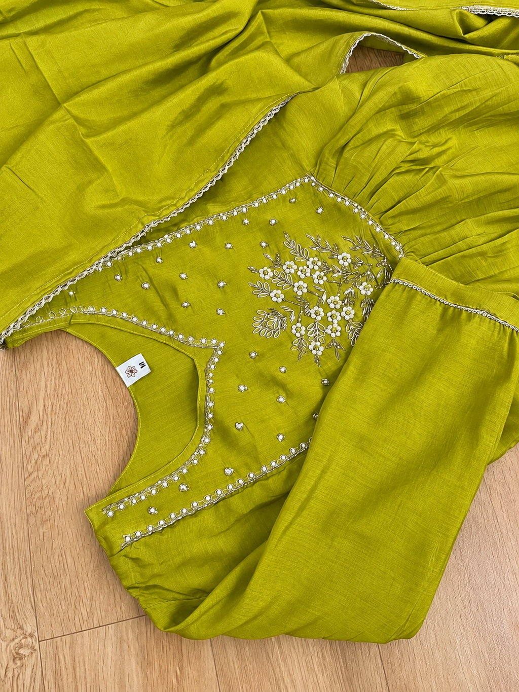 Parrot Green Mul Chanderi Floral Thread Embroidered Anarkali Suit Set